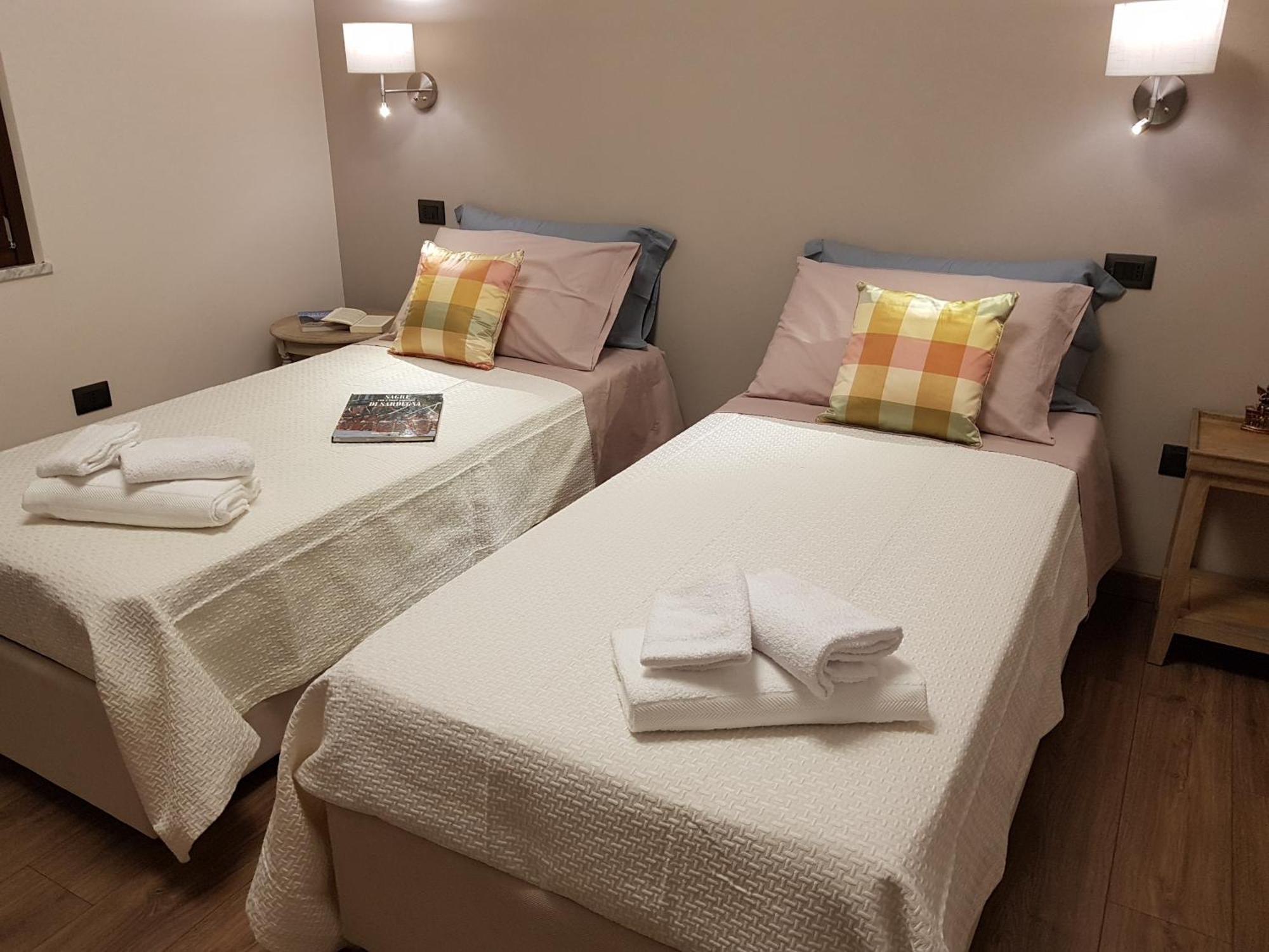 B&B Al Civico16 Guspini Kültér fotó